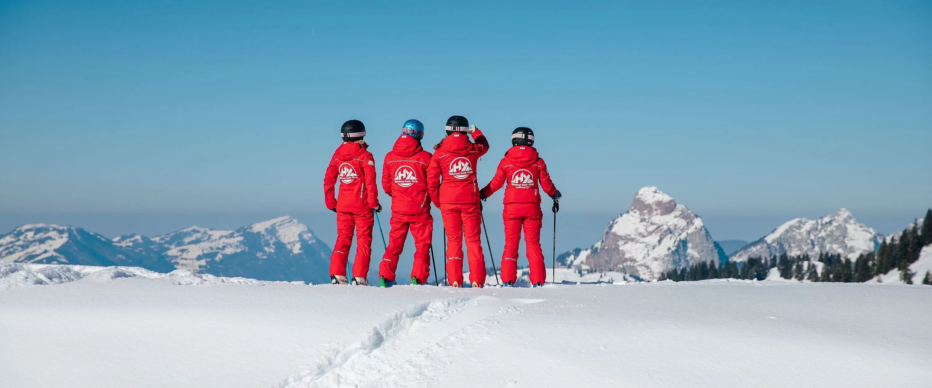 Skilehrer/innen der Skischule Hoch-Ybrig